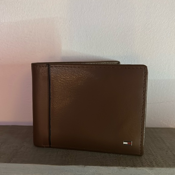 Tommy Hilfiger mens wallet leather - Picture 1 of 6